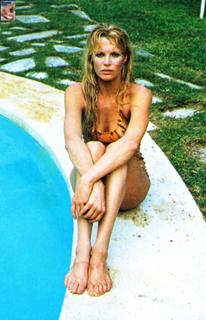 Kim Basinger feet photo thumbnail