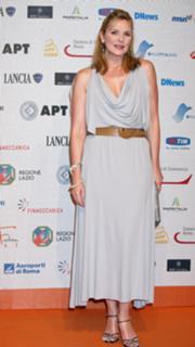 Kim Cattrall feet photo thumbnail