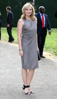 Kim Cattrall feet photo thumbnail
