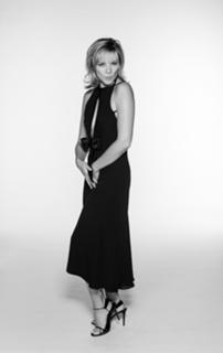Kim Cattrall feet photo thumbnail