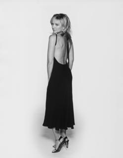 Kim Cattrall feet photo thumbnail