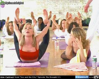 Kim Cattrall feet photo thumbnail