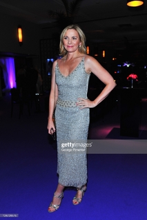 Kim Cattrall feet photo thumbnail