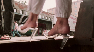 Kim Cattrall feet photo thumbnail