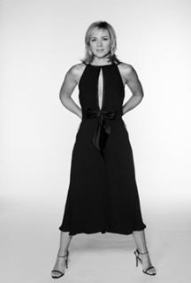 Kim Cattrall feet photo thumbnail