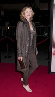Kim Cattrall feet photo thumbnail