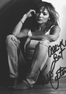 Kim Cattrall feet photo thumbnail