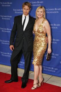 Kim Cattrall feet photo thumbnail