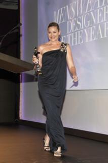 Kim Cattrall feet photo thumbnail