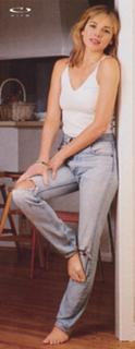 Kim Cattrall feet photo thumbnail