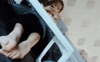 Kim Chae-won feet photo thumbnail