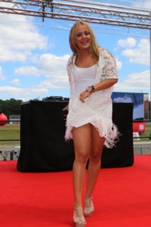 Kim Debkowski feet photo 8