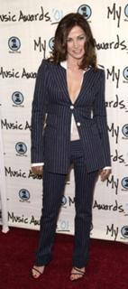 Kim Delaney feet photo thumbnail