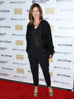 Kim Delaney feet photo thumbnail