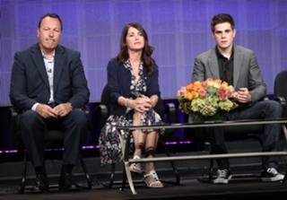 Kim Delaney feet photo thumbnail