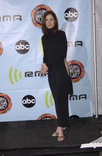 Kim Delaney feet photo thumbnail