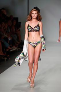 Kim Feenstra feet photo 9