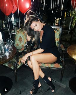 Kim Feenstra feet photo 8