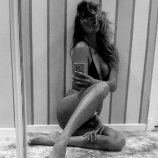 Kim Feenstra feet photo 7