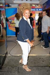 Kim Fields feet photo thumbnail