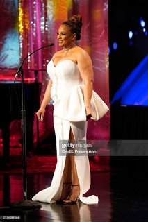 Kim Fields feet photo thumbnail