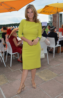 Kim Fisher feet photo thumbnail