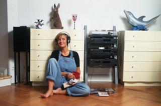 Kim Fisher feet photo thumbnail