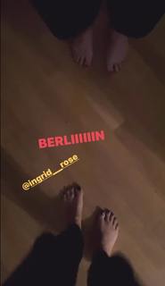 Kim Fisher feet photo thumbnail