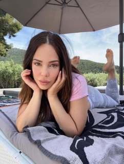 Kim Glow feet photo 9