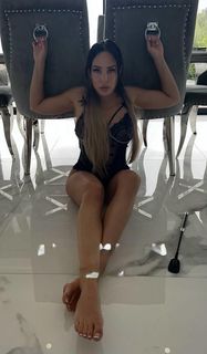 Kim Glow feet photo 2