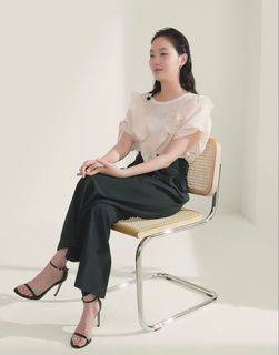 Kim Go-eun feet photo 1