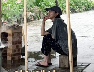 Kim Go-eun feet photo 1