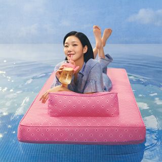 Kim Go-eun feet photo 4