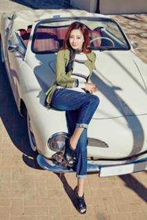 Kim Hee-seon feet photo 11