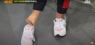 Kim Hee-seon feet photo 1