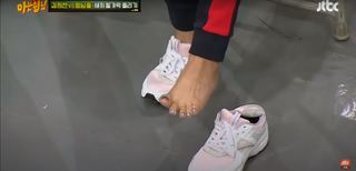 Kim Hee-seon feet photo 20