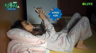 Kim Hee-seon feet photo 14
