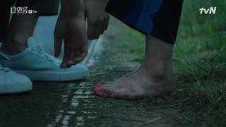 Kim Hee-seon feet photo 12