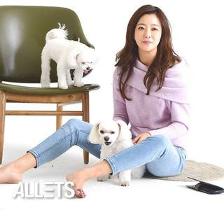 Kim Hee-seon feet photo 2