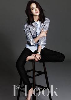 Kim Hee-seon feet photo 16