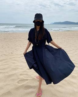 Kim Hee-seon feet photo 11