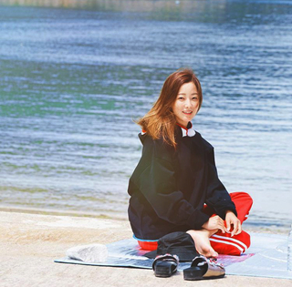 Kim Hee-seon feet photo 16
