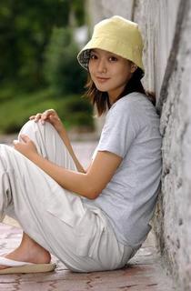 Kim Hee-seon feet photo 9