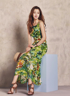 Kim Hee-seon feet photo 9