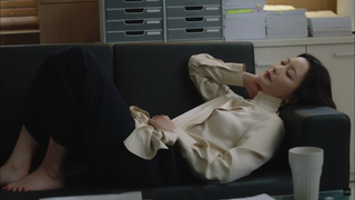 Kim Hee-seon feet photo 17