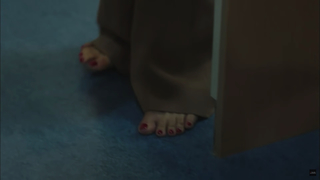 Kim Hee-seon feet photo 9