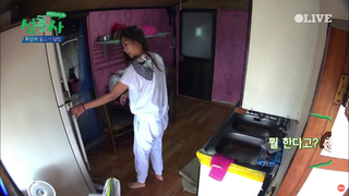 Kim Hee-seon feet photo 9