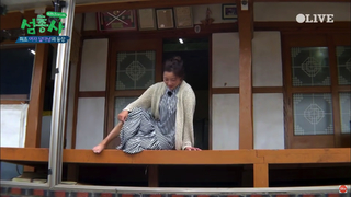 Kim Hee-seon feet photo 7