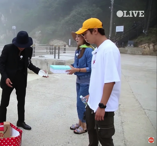 Kim Hee-seon feet photo 10