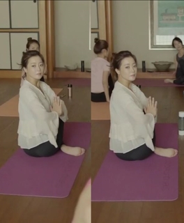 Kim Hee-seon feet photo 14